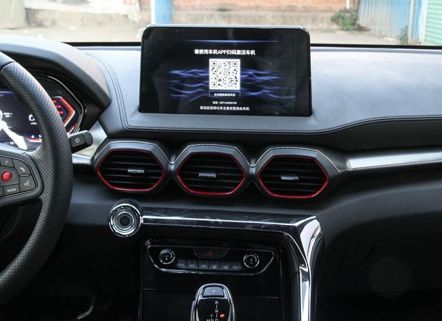 不到8万的价格有30万的性能?这款帅气SUV标配1.6T,7.8秒破百