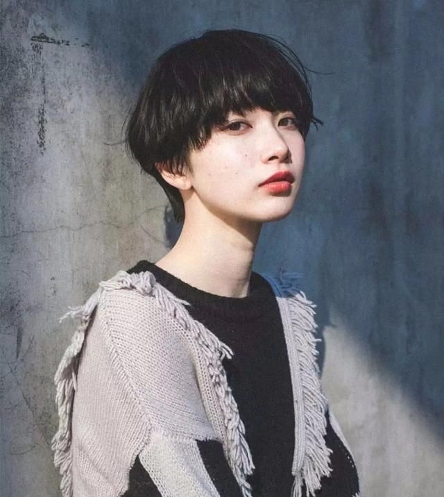 短发图片女2019最新款,短发发型图片女2019 2019年错过的短发,2020年一定剪一款,这几款好看还不挑人