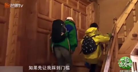 杨烁对儿子凶过头了，这是第一次在小孩脸上看到隐忍：哭都要憋着