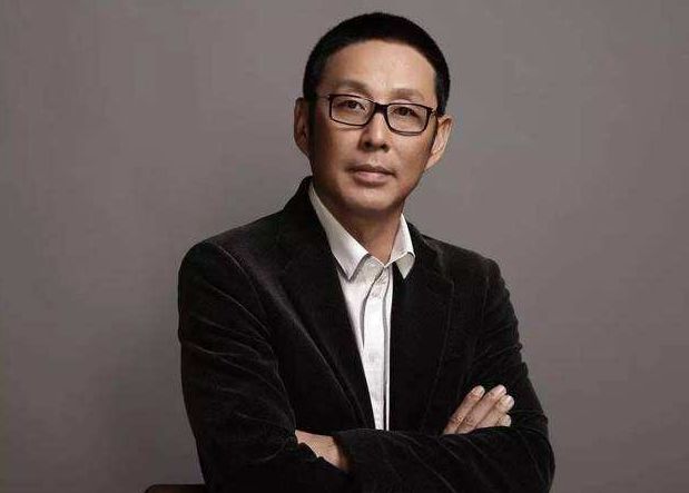 她是陈道明的红颜知己，两人多次出演夫妻，今嫁王菲初恋低调幸福