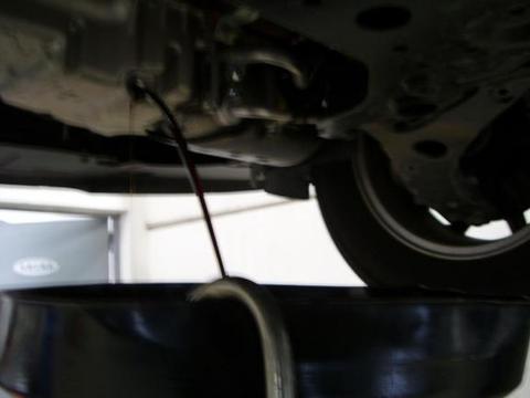 只记得全合成机油1万公里换一次？很多人都在这儿吃过亏