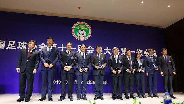 U23政策下赛季废除？中国足球毁于业余管理，揠苗助长成笑话
