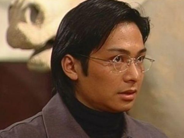 吴启华版《倚天》少年张无忌，年轻时初恋脸，现中年发福去卖鱼蛋