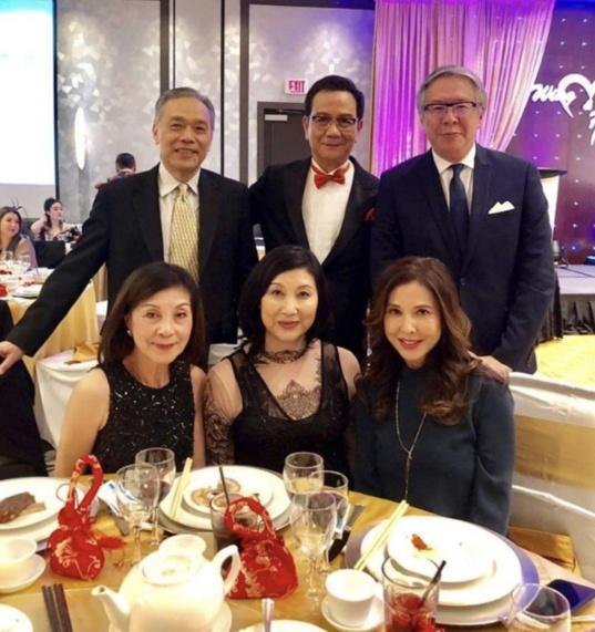 97版段正淳饰演者潘志文，儿子举办婚礼，50岁李婉华出席气质依旧
