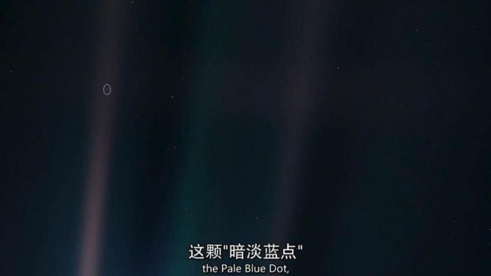 一张全黑的照片为何震撼了无数人？用放大镜才能看到其中的玄机