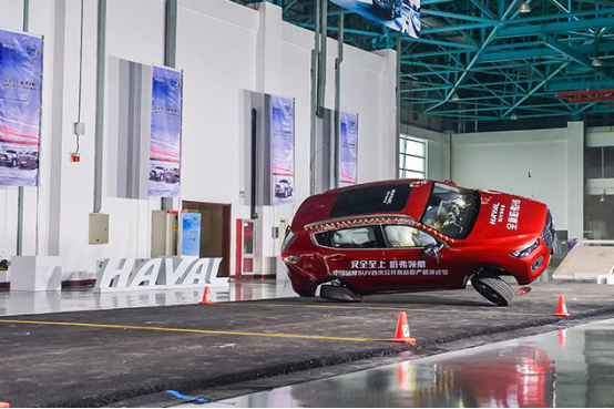 帕萨特车主“吐血”，后悔没有买才10万出头的“国民神车”！