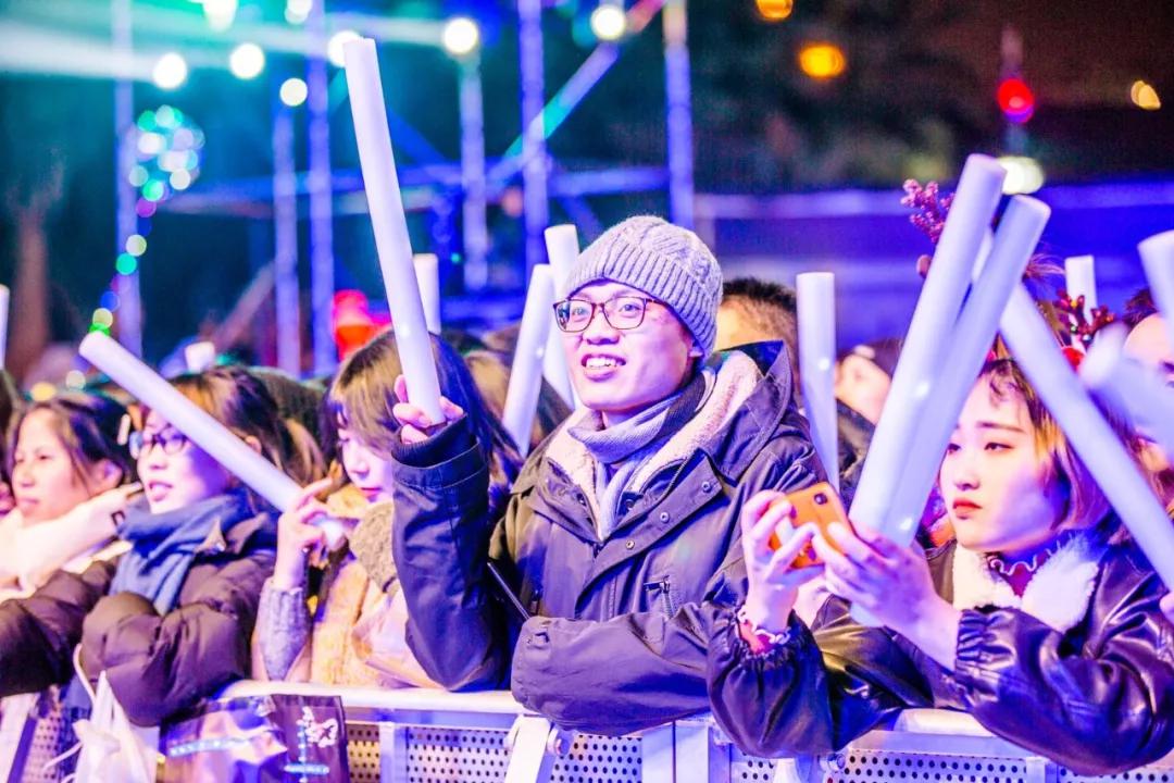 送你去欢乐谷与朱星杰嗨玩跨年夜 仅有100个名额