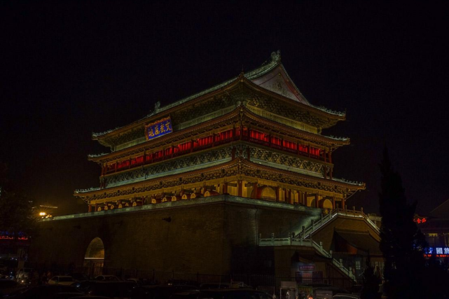 以盛世夜景著称的西安，如今多个景点被灭灯，游客惋惜魅力不再