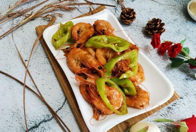 男友帮闺蜜剥虾怎么办 吃醋生气该怎么处理