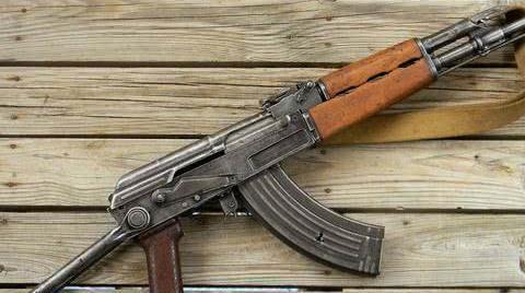 俄或将放弃AK系列，开始仿制M系列，全新AR步枪即将上线