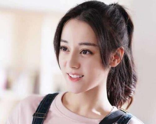 女人"扎马尾"时,学会3个小技巧,增加空气感,显嫩更显气质!