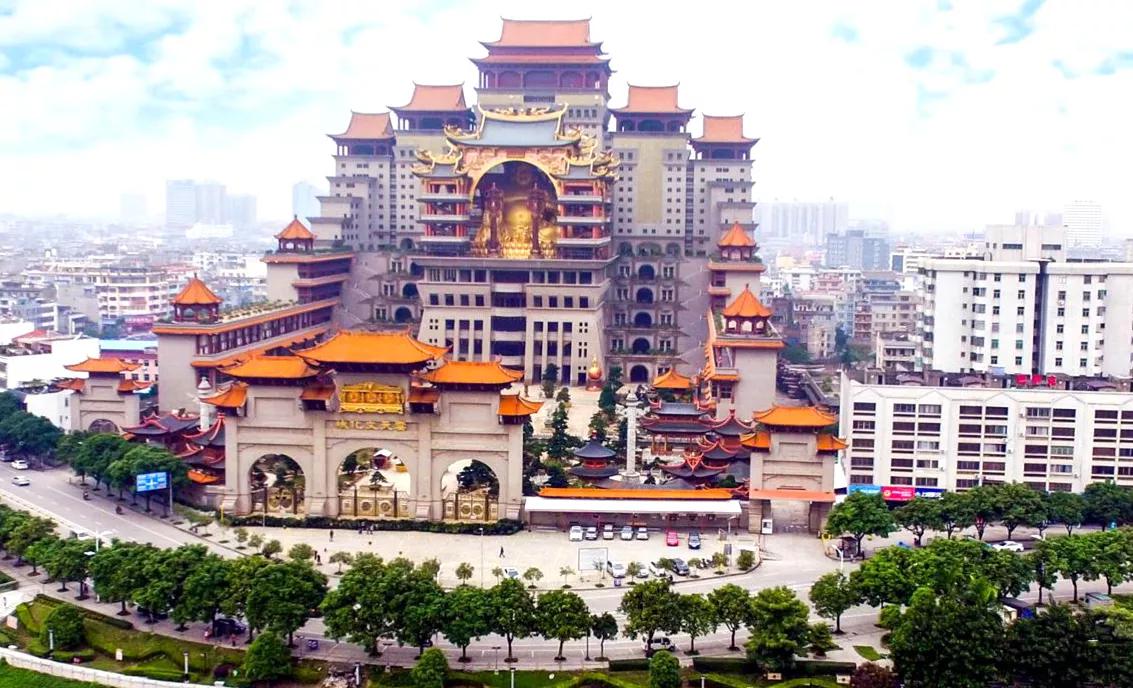 中国最大单体艺术宫殿云天宫
