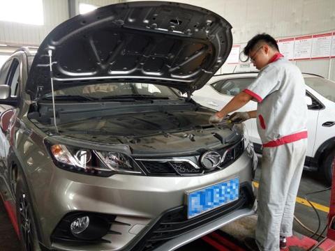 只记得全合成机油1万公里换一次？很多人都在这儿吃过亏