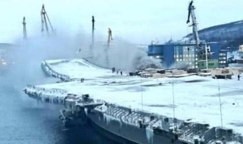 库舰起火当天，俄罗斯海军有好消息传出，3万吨核巨兽出海