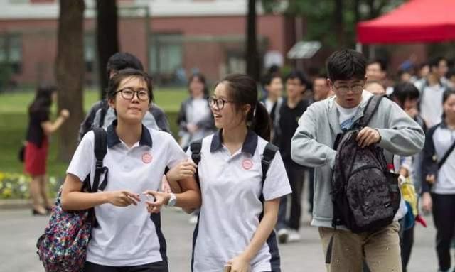教育专家提出：给中小学生减负，建议中小学每周六天上学