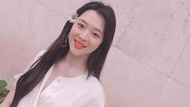 惋惜！27岁女歌手李卿瑄因抑郁症离世，发视频和长文和粉丝告别