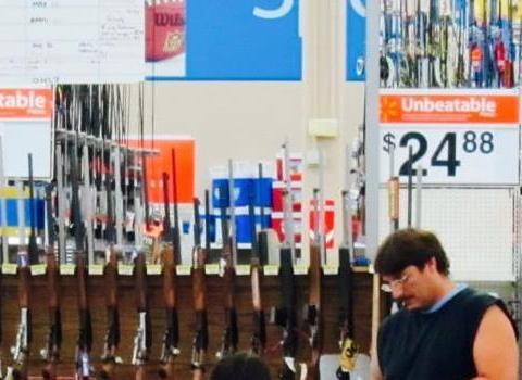最低159美元，美国超市枪械随便买？女记者探访结局出乎意料！
