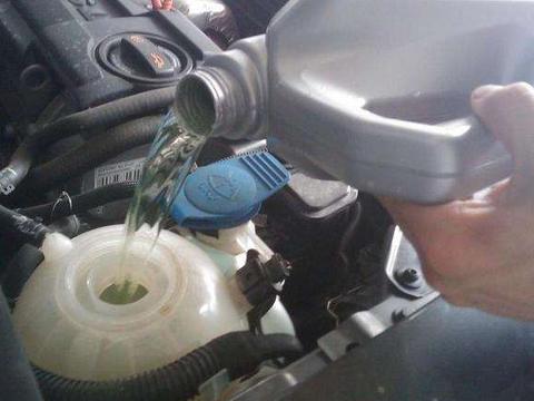 冬季用车一定要注意这4项，防止在寒风中“凉凉”