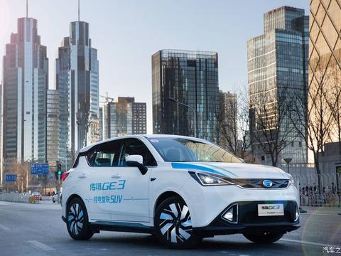 目前租电动车划算还是买电动车划算？