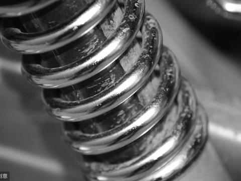 开车时噪音越来越大，别慌，多半是这4个地方出问题