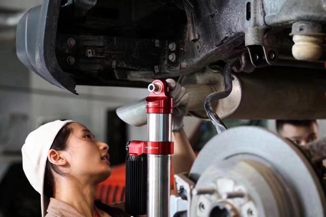 预算30万，这4款豪华SUV适合女性开