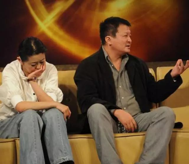 60岁倪萍近照曝光,素颜出镜皮肤松弛无光泽