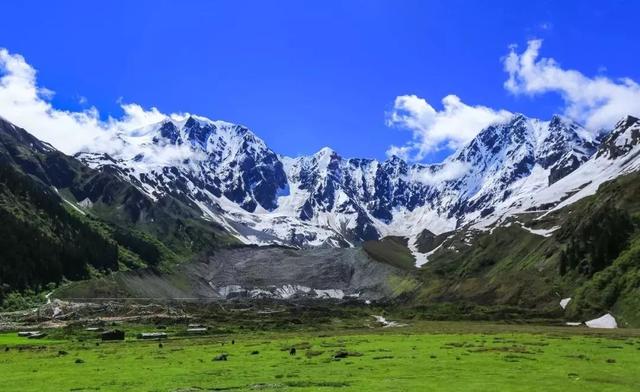 中国最长最美公路横空出世，全程10000公里，一路从雪域高原到热带雨林，惊艳到极致