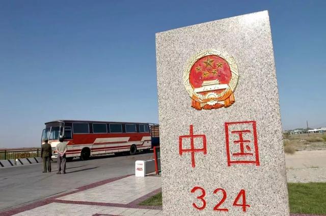 中国最长最美公路横空出世,全程10000公里,一路从雪域高原到热带雨林,惊艳到极致