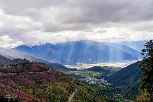 中国最长最美公路横空出世,全程10000公里,一路从雪域高原到热带雨林,惊艳到极致