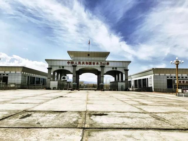 中国最长最美公路横空出世,全程10000公里,一路从雪域高原到热带雨林,惊艳到极致