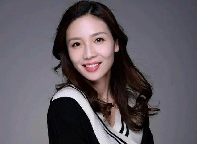 好消息！女排奥运冠军新年第一天官宣怀孕，曾有排坛最美女神之称