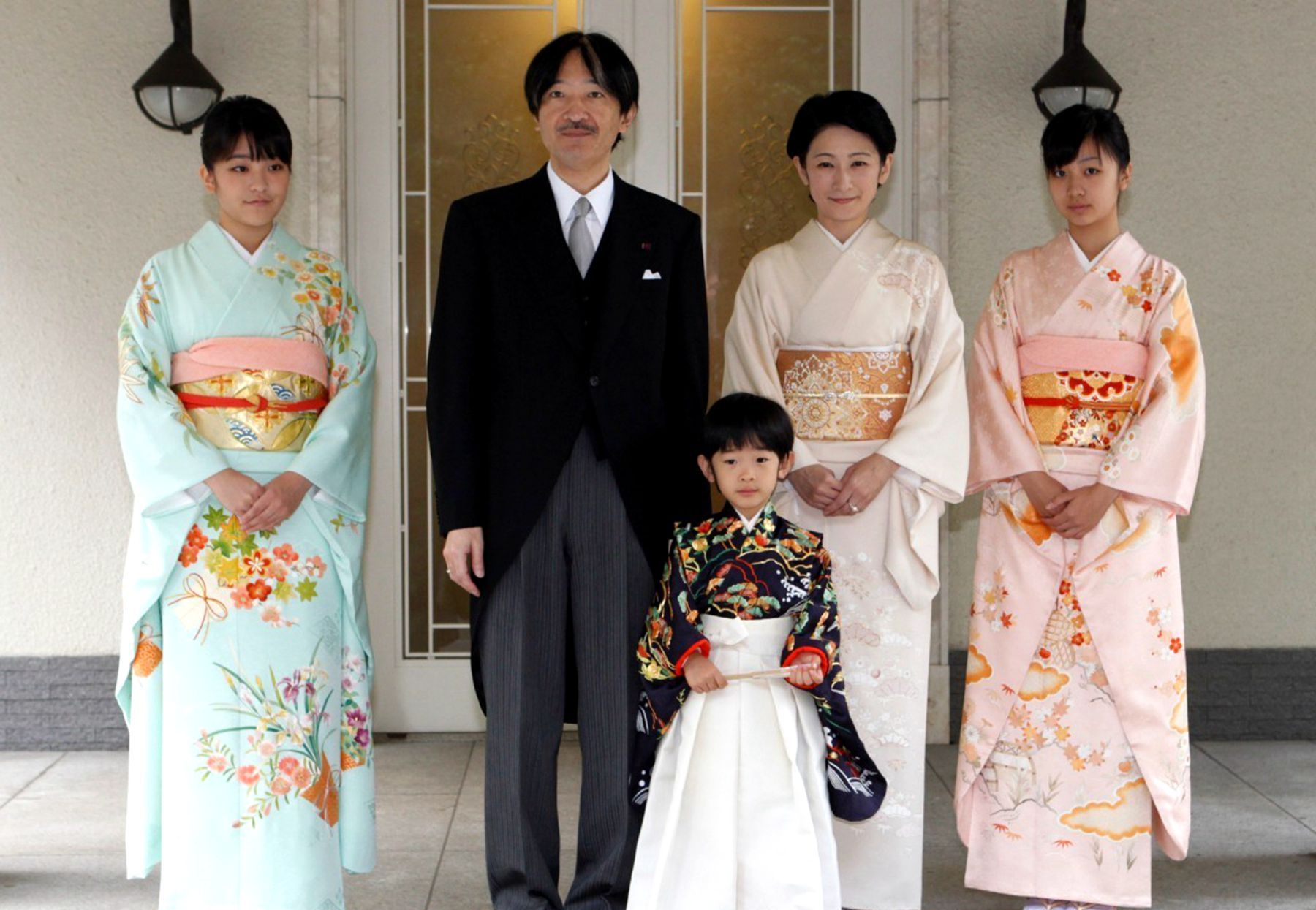为什么日本人盛行兄妹结婚?中国却禁止近亲结婚