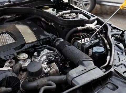 怎样给车做保养？我来告诉你8个东西更换周期