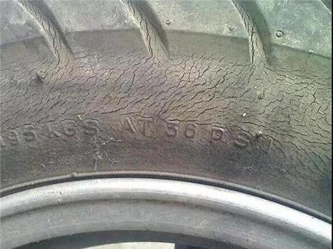 车子越开噪音越大，这是咋回事？原因在这