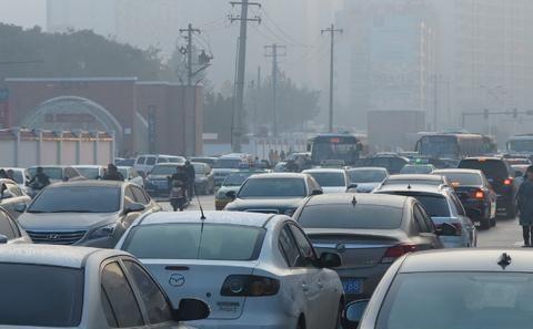 年关将近，交通部通知：“开四停四”要来了，车主：过年不开车