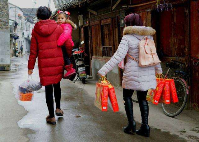 年轻人不爱走亲戚 传统亲缘关系为何逐渐淡化