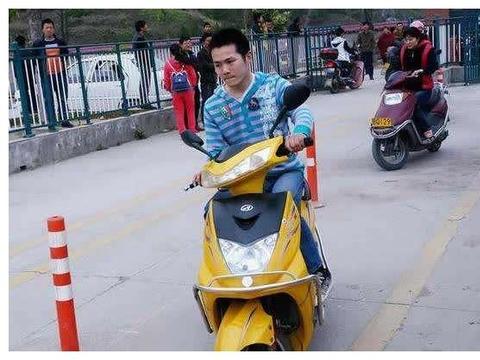 电动车驾考政策公布后，费用引发热议！车主：是在“敛财”吗？