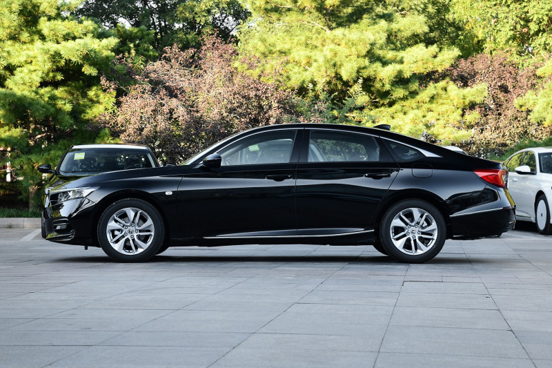 雅阁领衔,20万内落地的合资中级车,都在这里了!