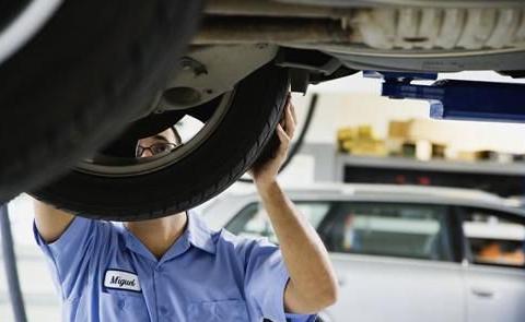 为何4S店会免费送第1次保养？至今还有人不懂，一次性讲清楚！