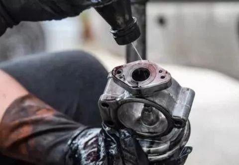 汽车积碳，自己清理其实很简单！不要再被4S店忽悠了