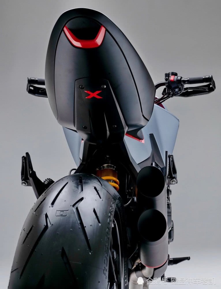 本田发布CB650四缸平台第三款新车，跑旅款CB4X概念曝光