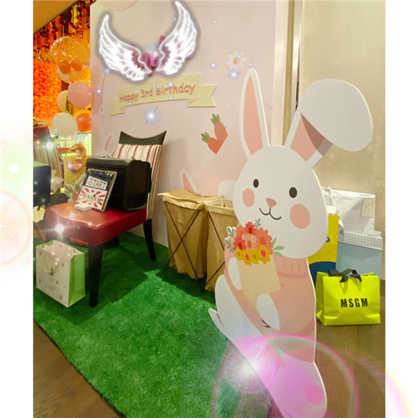 霍建华女儿3周岁,林心如晒照为小海豚庆生