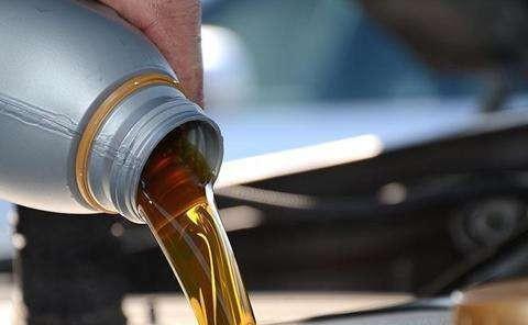 难题：汽车保养换机油需要注意哪些事项？所有的车主快看看吧！