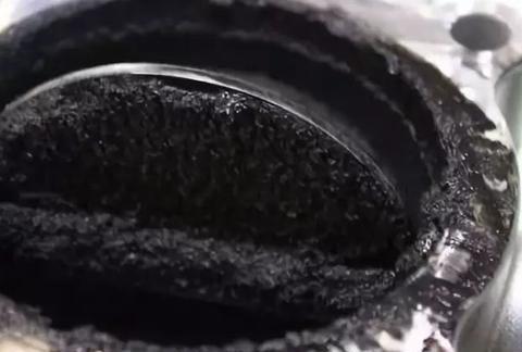 清理积碳就是“拉高速”？修车工：放过发动机吧