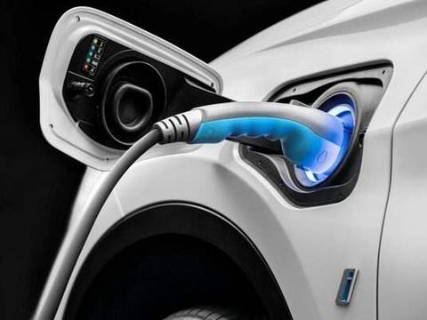 日系车企的油电混动、自主车企的插电混动，哪种技术含量更高？