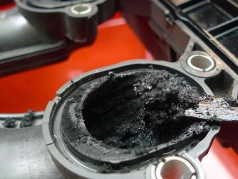 清理积碳就是“拉高速”？修车工：放过发动机吧，用此招轻松解决