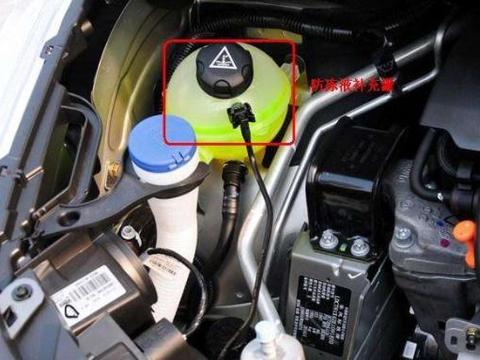 防冻液不能只加不换？为什么更换防冻液如此重要？