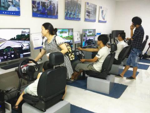 汽车驾驶模拟器保养注意事项