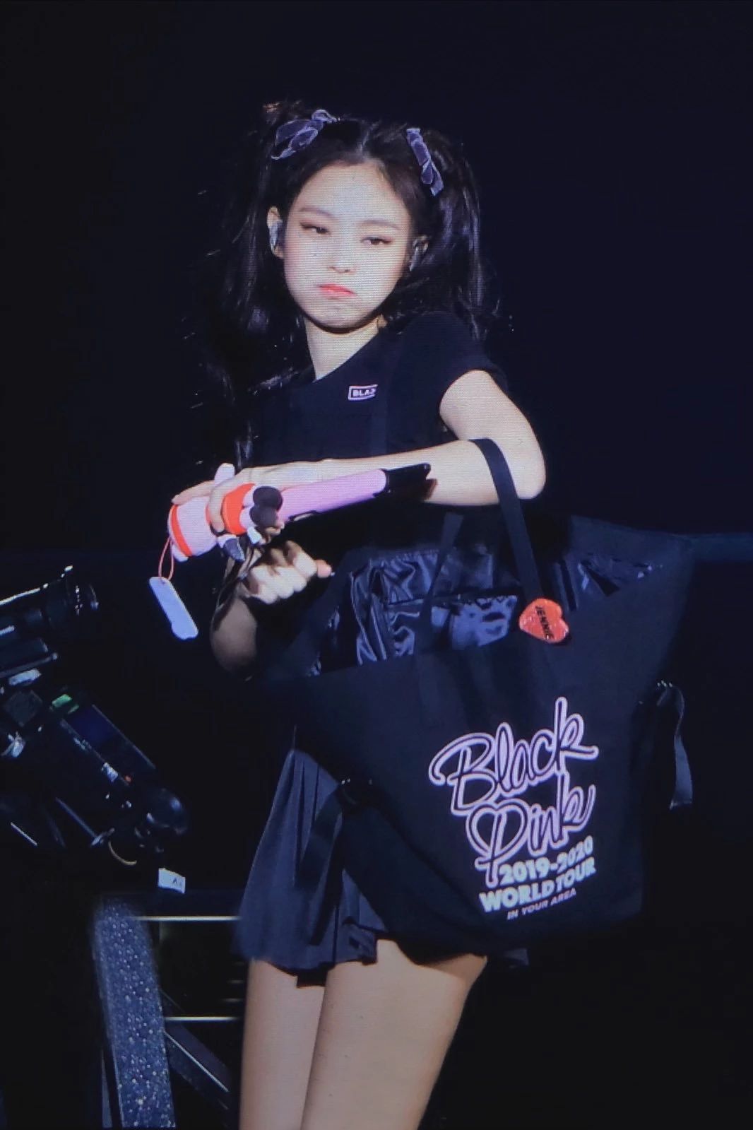 jennie手机壁纸双马尾,jennie手机壁纸金珍妮 金智妮演唱会新造型很有肉感梳着双马尾化身可爱本尊很是养眼