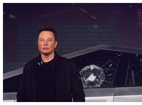 动辄百万的特斯拉内部啥样？拆开后车主傻眼：7千节电池值百万？